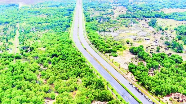 Dự án Đầu tư xây dựng và kinh doanh kết cấu hạ tầng Phân khu B-Khu công nghiệp Nam Thăng Bình có vị trí thuận lợi cho sự phát triển các ngành công nghiệp.