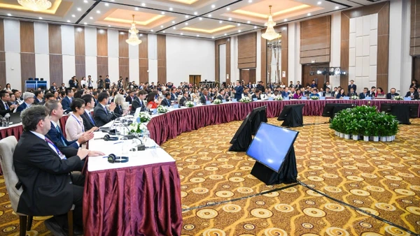 Toàn cảnh Hội nghị bàn tròn Bộ trưởng về quản trị AI.