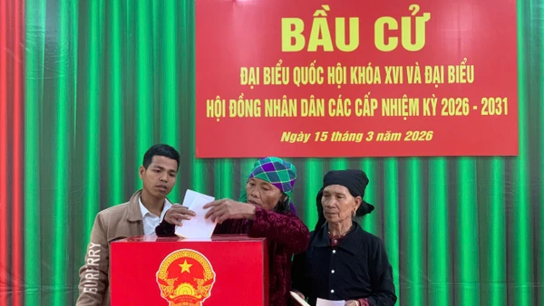 Nhân dân gửi gắm niềm tin và kỳ vọng trong từng lá phiếu.