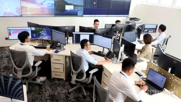 Trung tâm Điều hành khai thác (IOCC) của Vietravel Airlines được thiết kế hiện đại, sang trọng, tích hợp các giải pháp công nghệ cao phục vụ công tác điều hành bay và khai thác.