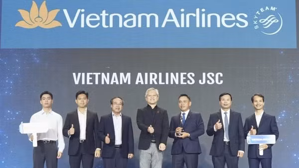 Vietnam Airlines đã được Tạp chí HR Asia trao tặng giải thưởng “Nơi làm việc tốt nhất châu Á 2026”, ghi nhận quá trình xây dựng môi trường làm việc lấy con người làm trung tâm và phát triển nguồn nhân lực bền vững của Hãng.