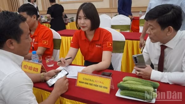 Sở Công thương tỉnh Hà Tĩnh phối hợp Tập đoàn Central Retail Việt Nam tổ chức Hội nghị kết nối cung-cầu, thúc đẩy tiêu thụ sản phẩm của tỉnh với Hệ thống siêu thị GO! của tập đoàn.