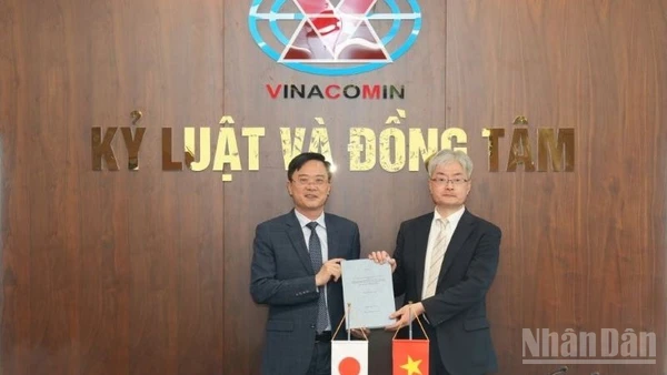 Đại diện TKV và JOGMEC ký kế hoạch hợp tác đào tạo công nghệ an toàn và khai thác than năm 2026.