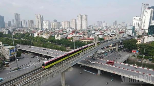 Hà Nội Metro chính thức áp dụng 100% hệ thống cổng soát vé định danh, xác thực điện tử và nhận diện sinh trắc học trên tuyến đường sắt đô thị 3.1 Nhổn-Ga Hà Nội.