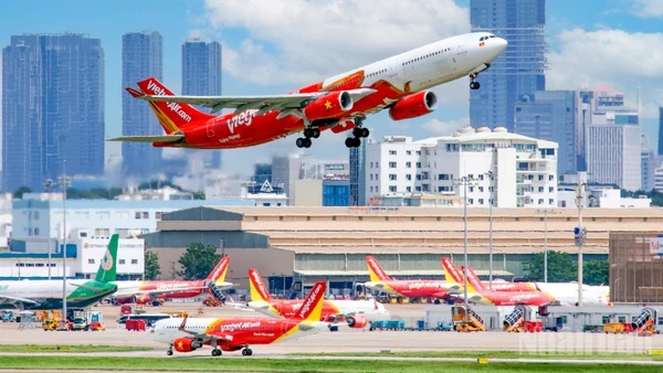 Hãng hàng không Vietjet tiếp tục được tổ chức uy tín AirlineRatings vinh danh với hai giải thưởng liên tiếp: “Hãng hàng không siêu tiết kiệm tốt nhất thế giới” và Top 10 hãng hàng không chi phí thấp tốt nhất thế giới.