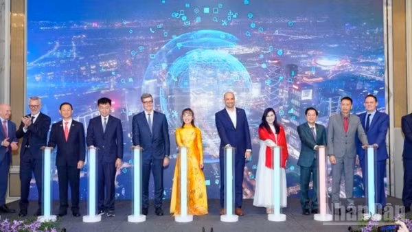 Trung tâm Tài chính Hàng không châu Á-Thái Bình Dương tại Thành phố Hồ Chí Minh chính thức ra mắt.