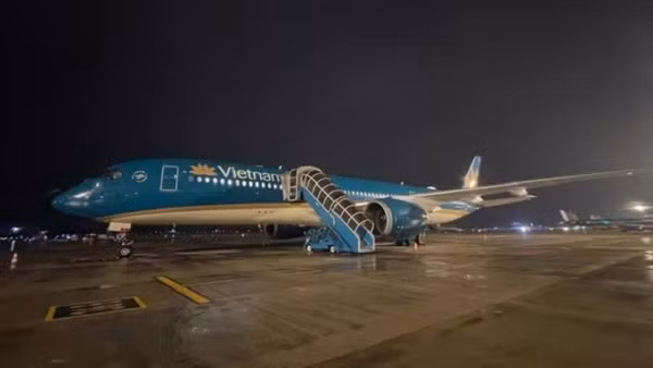 Hãng hàng không Vietnam Airlines thực hiện chuyến bay đặc biệt vận chuyển lực lượng tham gia tìm kiếm cứu nạn, hỗ trợ nhân đạo cùng trang thiết bị chuyên dụng tới Venezuela. (Ảnh minh họa)