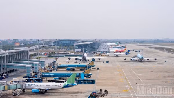 Các Hãng hàng không Việt Nam đã xây dựng nhiều phương án linh hoạt đối phó "bão xăng dầu" nhằm giữ nhịp tăng trưởng.