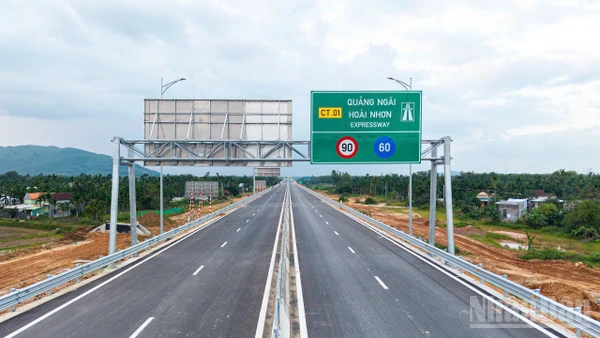 Đoạn tuyến cao tốc Quảng Ngãi-Hoài Nhơn tuy đã hoàn thành thi công song vẫn chưa thể đưa vào khai thác do "tắc" khâu nghiệm thu.