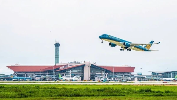 Máy bay hoạt động tại Cảng Hàng không quốc tế Nội Bài.