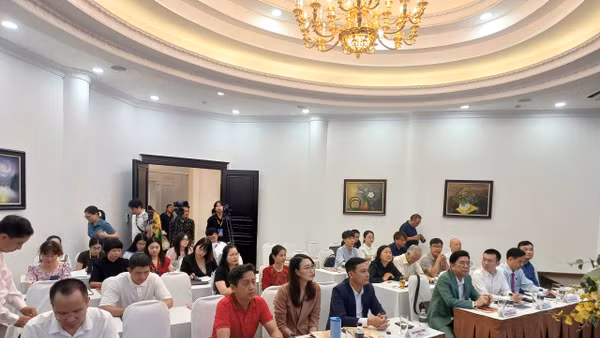 Toàn cảnh tọa đàm.