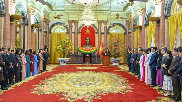 Chủ tịch nước Lương Cường đã gặp mặt, chúc Tết cán bộ, công chức, người lao động Văn phòng Chủ tịch nước. (Ảnh: Thủy Nguyên)