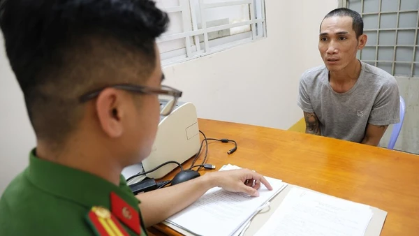 Trần Văn Bình khai nhận hành vi mua bán ma túy.