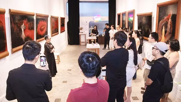 Xem triển lãm tranh ở Ký Con - Sài Gòn