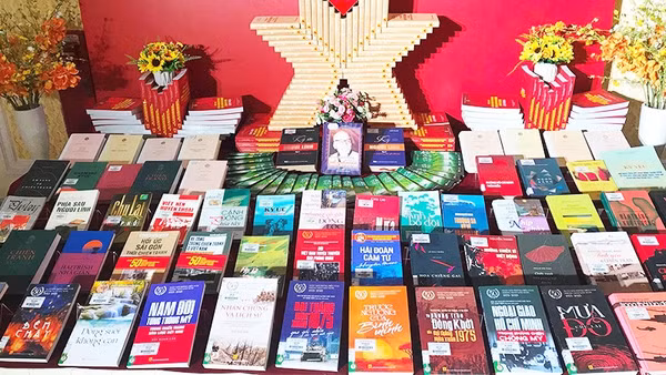 Cần kiểm soát tốt để đưa những tác phẩm trung thực, chất lượng cao ra thị trường. Ảnh: HOÀNG HOA