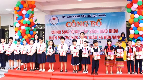 “Tủ sách giáo khoa dùng chung” tại xã Hòa Vang là điểm sáng trong việc thực hành tiết kiệm, chống lãng phí.