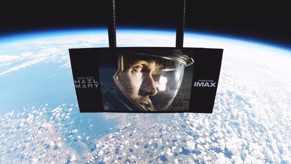 Quảng bá phim trong không gian