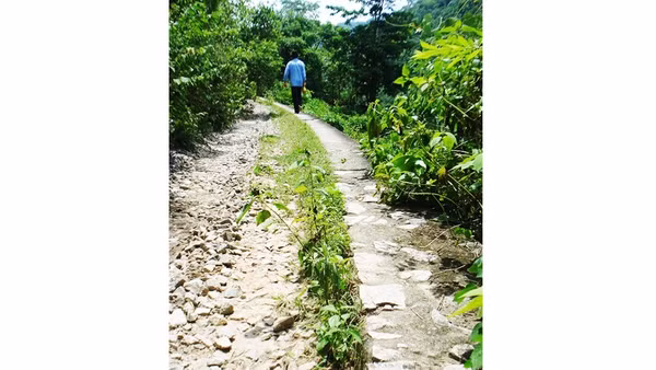 Dấu tích sót lại của tuyến đường sắt leo núi.