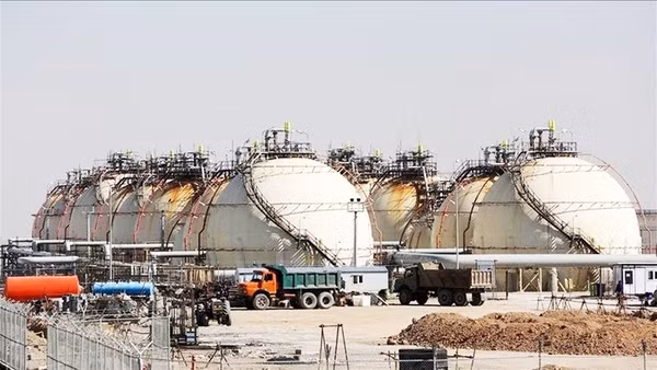 Một cơ sở lọc dầu tại Iran. Ảnh: AP