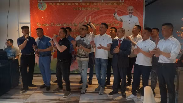 Những tiếng hát, lời ca dâng Bác. 