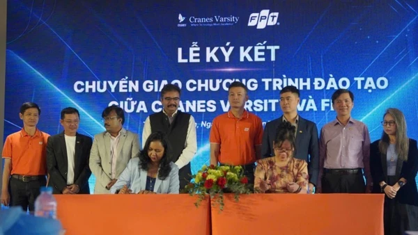 Lễ ký kết hợp tác chuyển giao chương trình đào tạo giữa Cranes Varsity và FPT.