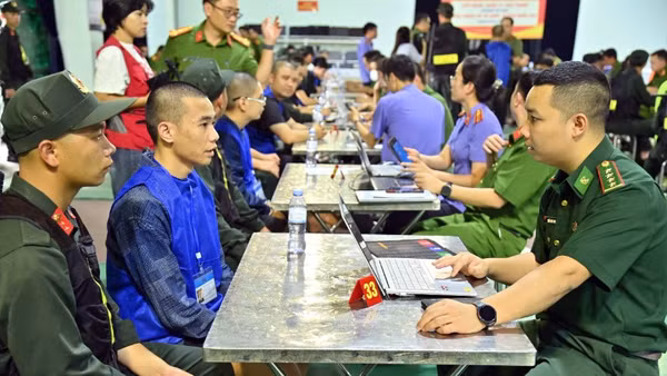 Các đối tượng tại cơ quan điều tra sau khi được di lý về Việt Nam.
