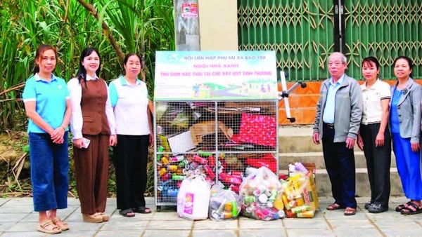 Mô hình “Ngôi nhà xanh” góp phần giữ gìn vệ sinh môi trường và giúp đỡ phụ nữ, trẻ em có hoàn cảnh khó khăn.