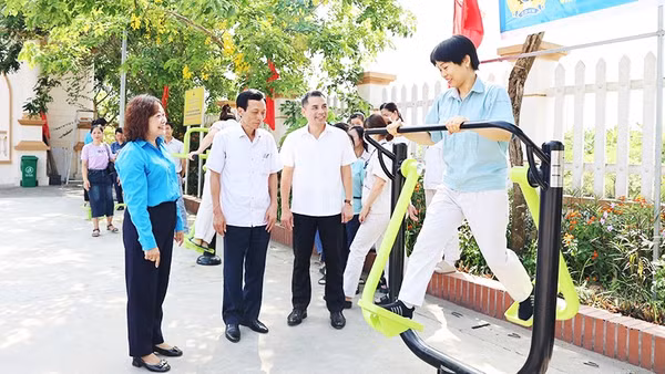 Chăm lo về văn hóa cho người lao động đóng vai trò quan trọng, góp phần làm phong phú đời sống.