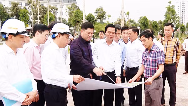 Bí thư Tỉnh ủy Bắc Ninh Nguyễn Hồng Thái kiểm tra tiến độ triển khai dự án trên địa bàn.