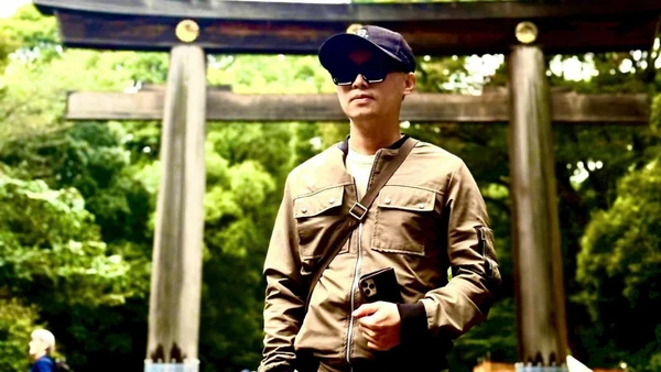 Đạo diễn Vạn Nguyễn. (Ảnh: NVCC)