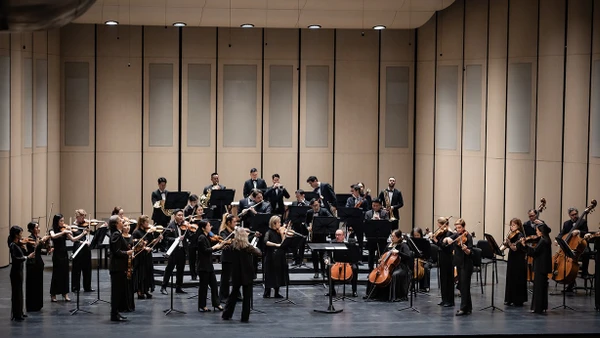 Dàn nhạc Giao hưởng Mặt trời trình diễn đêm nhạc “Shostakovich - Chuyện chưa kể”. (Ảnh: SSO cung cấp)