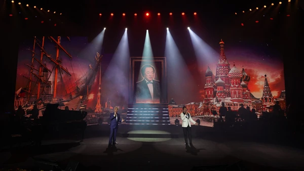 Khoảnh khắc xúc động khi giọng ca của Nghệ sĩ Nhân dân Trung Kiên hòa cùng Nghệ sĩ Nhân dân Quang Thọ và Nghệ sĩ Nhân dân Quốc Hưng.