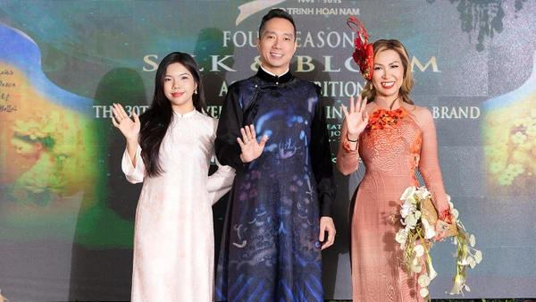 Nhà thiết kế Đỗ Trịnh Hoài Nam, đạo diễn Đỗ Bảo Ngọc và đại diện Flora Haven Minnie Uyên Thái đã cùng nhau tạo nên một sự kiện thành công.
