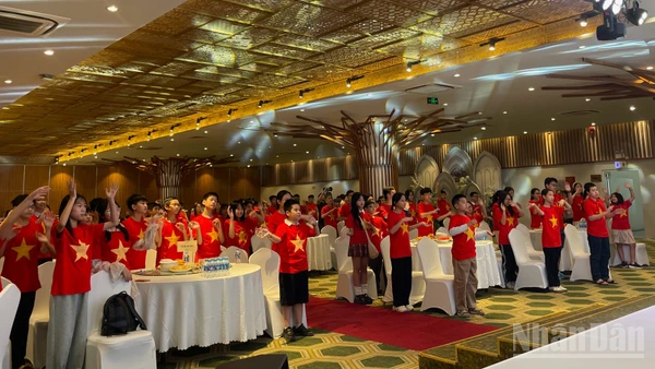 100 thí sinh xuất sắc nhất của cuộc thi.