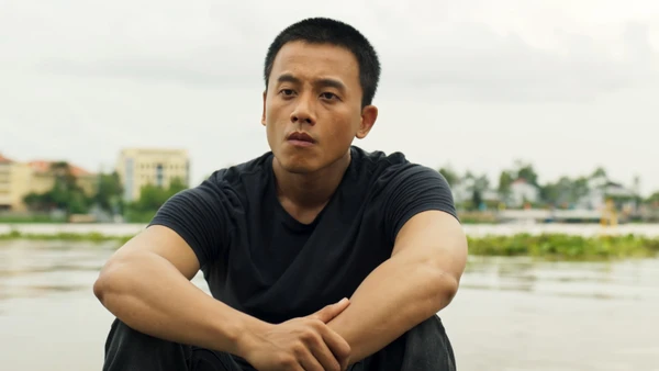 Mai Tài Phến giữ vai trò đạo diễn, biên kịch và diễn viên trong phim.