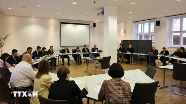 Đối thoại chính sách lần thứ 6 giữa Đảng Cộng sản Việt Nam và Đảng Cánh tả Đức. (Ảnh: THU HẰNG/TTXVN)