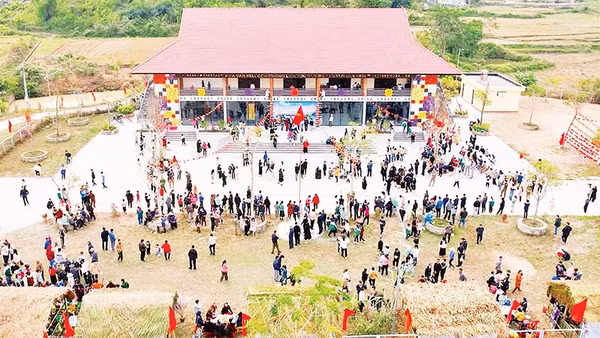 Lễ hội dân tộc Sán Dìu ở xã Bình Dân, đặc khu Vân Đồn, Quảng Ninh.