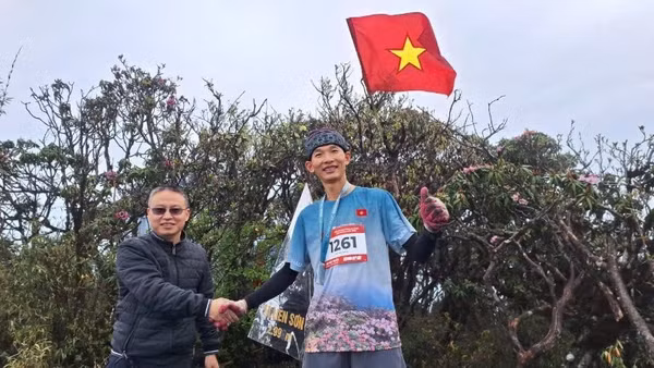 Vận động viên đầu tiên chinh phục đỉnh Tả Liên Sơn tại Giải lần này.