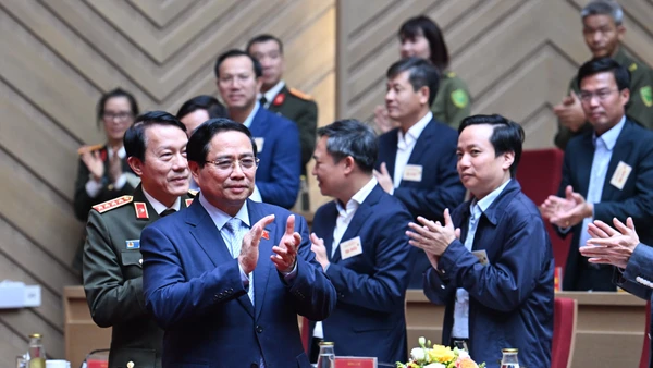 Thủ tướng Phạm Minh Chính đến dự hội nghị.