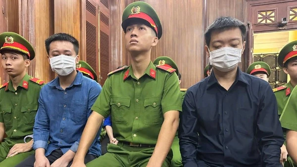 Các bị cáo tại phiên xét xử. 