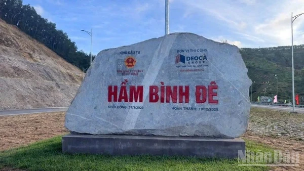 Hầm Bình Đê, công trình hầm có quy mô lớn nhất đường cao tốc bắc-nam (giai đoạn II) được khánh thành trong dịp 19/12 này.