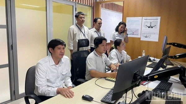 Các kiểm soát viên không lưu xử lý các tình huống giả định như thời tiết xấu, trục trặc hệ thống, thiết bị dẫn đường, các tình huống liên quan đến khẩn nguy tàu bay,… phục vụ chuyến bay kỹ thuật đầu tiên tại Cảng Hàng không quốc tế Long Thành.