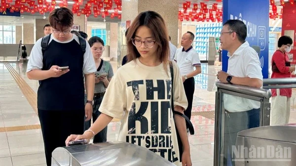 Hà Nội Metro tiếp tục triển khai giai đoạn II giải pháp định danh, xác thực điện tử và nhận diện sinh trắc học trên tuyến đường sắt đô thị số 2A, Cát Linh-Hà Đông.