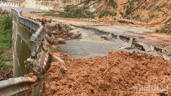 Bộ Xây dựng cho biết, theo thống kê bước đầu, để khắc phục hậu quả thiệt hại mưa lũ gây ra trên các tuyến quốc lộ do trung ương quản lý, tổng kinh phí ước khoảng 500 tỷ đồng.