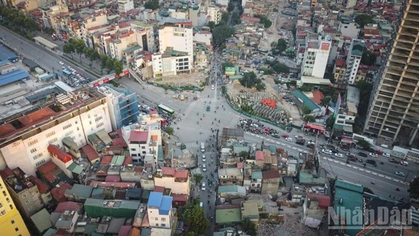 Dự án đường Vành đai 1 đoạn Hoàng Cầu-Voi Phục tại Hà Nội có thể được coi là ví dụ điển hình về câu chuyện giải phóng mặt bằng.
