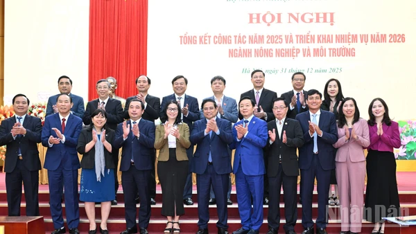 Thủ tướng Phạm Minh Chính và các đại biểu tham dự hội nghị.