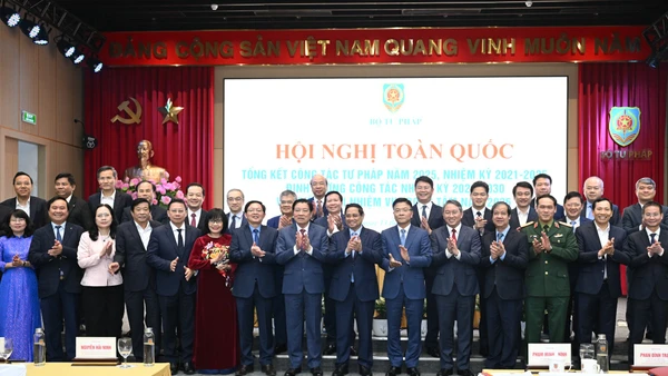 Thủ tướng Phạm Minh Chính và các đại biểu dự Hội nghị tổng kết, triển khai nhiệm vụ ngành tư pháp.