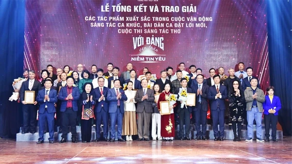 “Với Đảng vẹn toàn niềm tin yêu”
