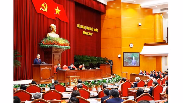 Tổng Bí thư Tô Lâm phát biểu tại Hội nghị lần thứ nhất Ban Chấp hành Trung ương Đảng khóa XIV. Ảnh: TTXVN