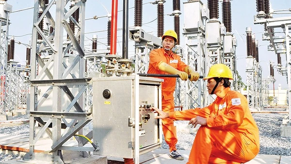 Nghị quyết xác định kinh tế nhà nước là thành phần đặc biệt quan trọng của nền kinh tế thị trường. Ảnh: HẢI NAM